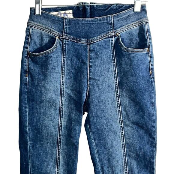 Free People CRVY Mercury Zip Jeans in Harper Blue | Women’s Size 26 - Picture 2 of 8